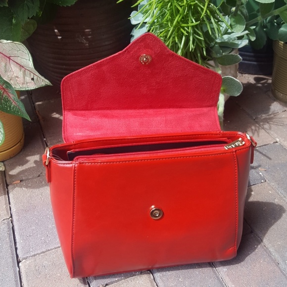 Host Pick! Rebecca Heart Satchel Red - Picture 6 of 8